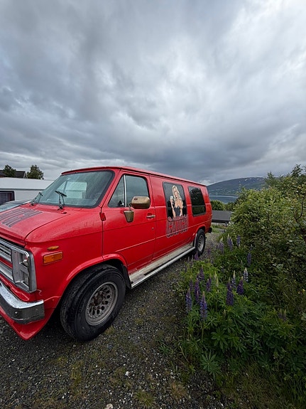Chevrolet Van 4 of 5