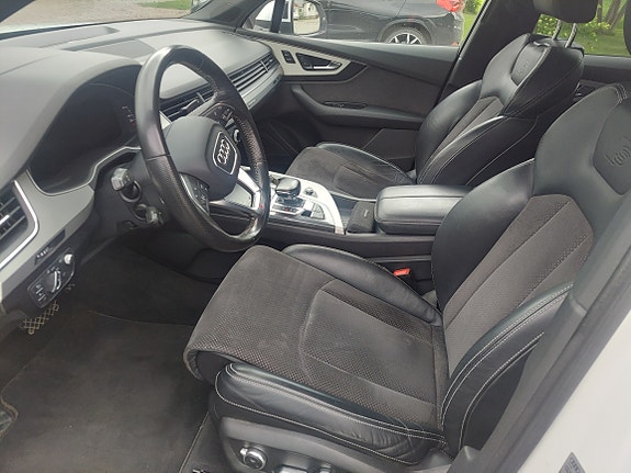 Audi Q7 8 of 11