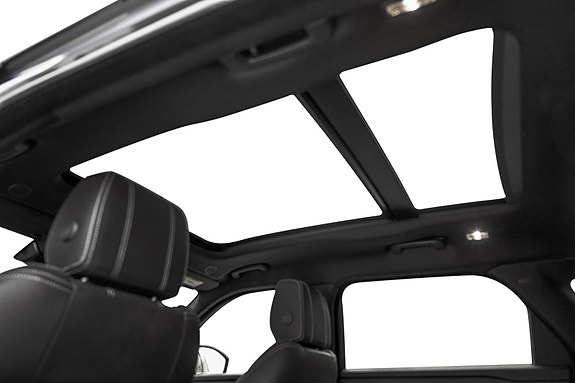 Land Rover Range Rover Velar 12 of 30