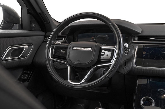Land Rover Range Rover Velar 13 of 30