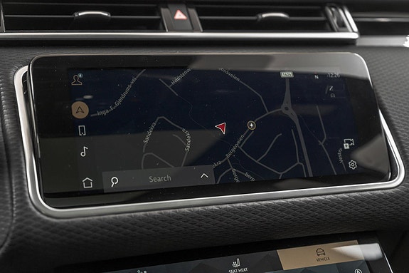Land Rover Range Rover Velar 28 of 30