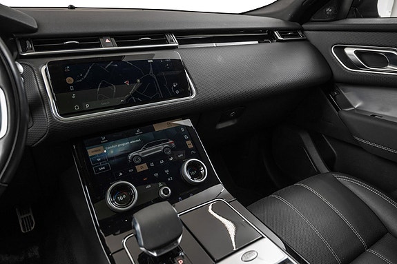 Land Rover Range Rover Velar 25 of 30