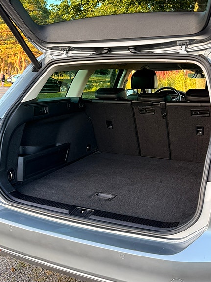 Volkswagen Passat 16 of 28