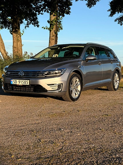 Volkswagen Passat 6 of 28