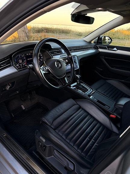 Volkswagen Passat 26 of 28