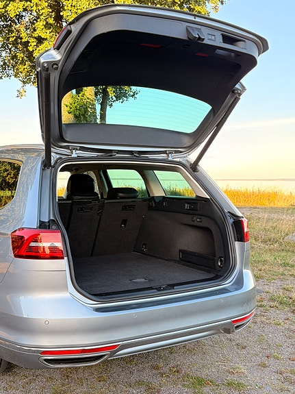 Volkswagen Passat 14 of 28