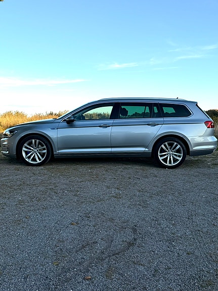 Volkswagen Passat 8 of 28