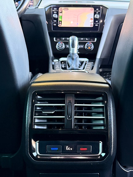 Volkswagen Passat 19 of 28