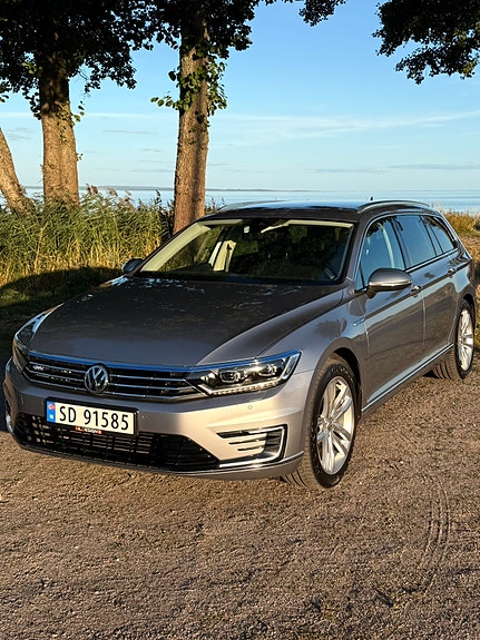 Volkswagen Passat 5 of 28