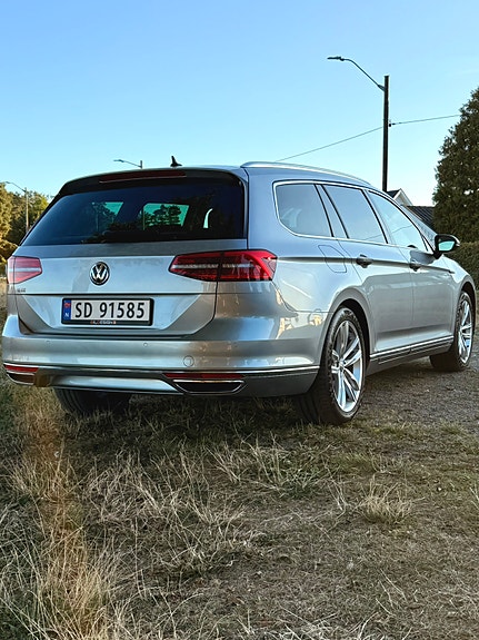 Volkswagen Passat 9 of 28
