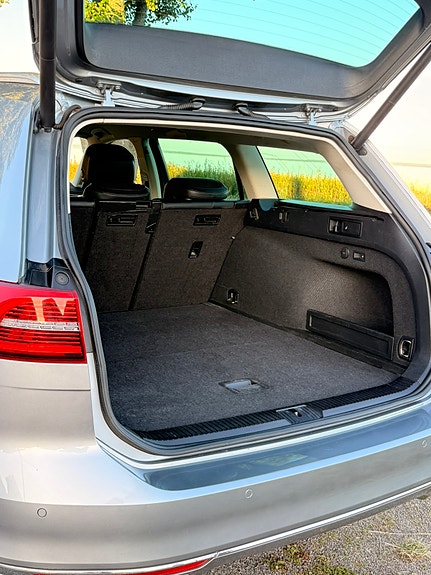 Volkswagen Passat 15 of 28
