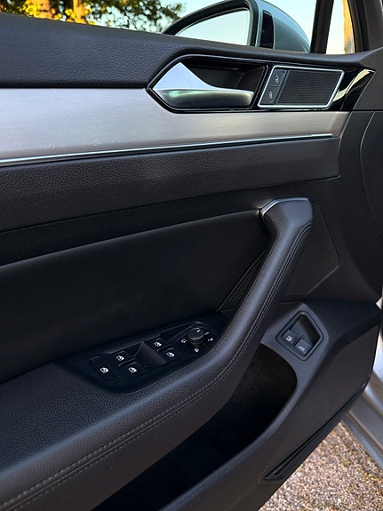 Volkswagen Passat 27 of 28