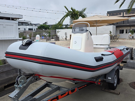 Zodiac 420 Med Evinrude 30HK velholdt og pen! 2 of 4