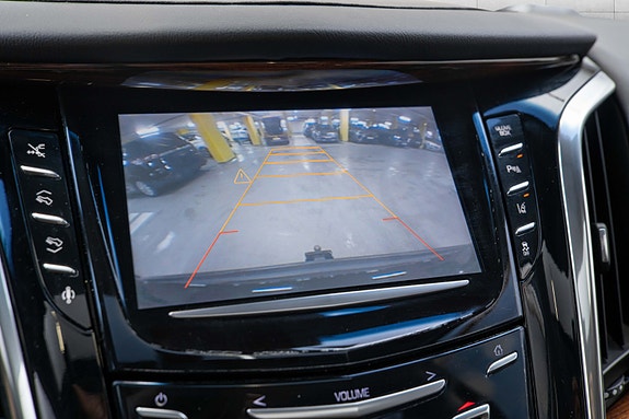 Cadillac Escalade 18 of 30