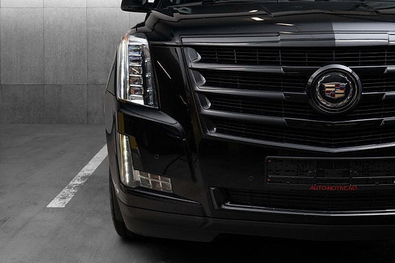 Cadillac Escalade 6 of 30