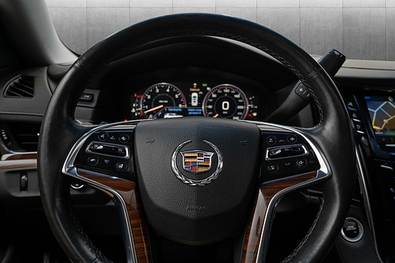 Cadillac Escalade 14 of 30
