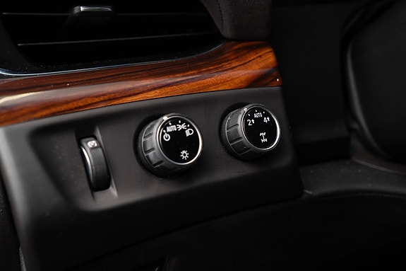 Cadillac Escalade 22 of 30