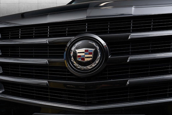 Cadillac Escalade 7 of 30