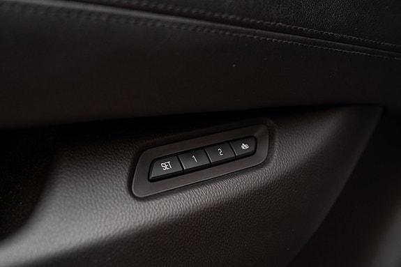 Cadillac Escalade 23 of 30