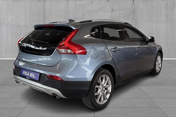 Volvo V40 Cross Country 4 of 5