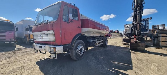 Mercedes-Benz 1619 2 of 5