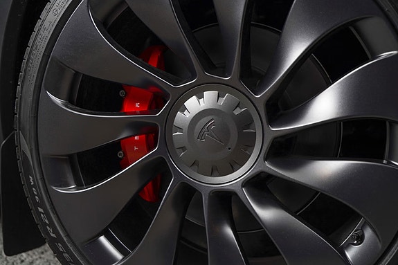 Tesla Model Y 5 of 5
