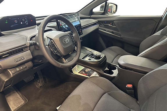 Toyota C-HR+ 11 of 23