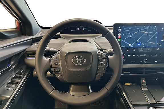 Toyota C-HR+ 12 of 23