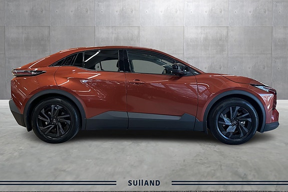 Toyota C-HR+ 6 of 23