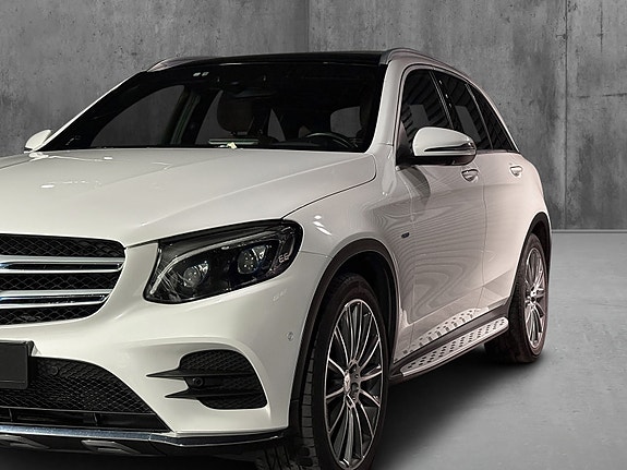 Mercedes-Benz GLC350 e 4 of 5