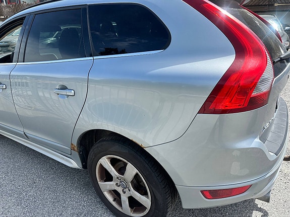 Volvo XC60 3 of 5