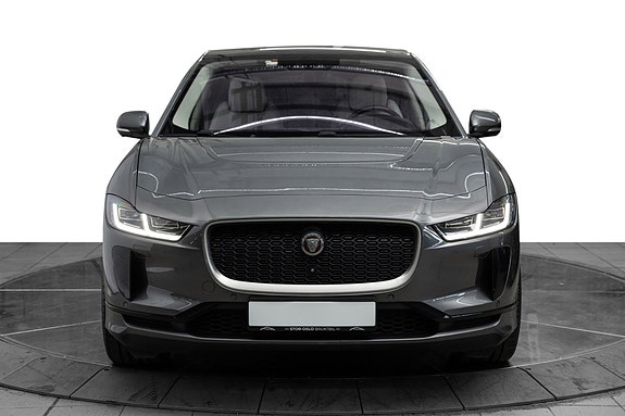 Jaguar I-PACE 3 of 5