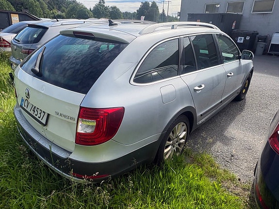Skoda Superb 3 of 5