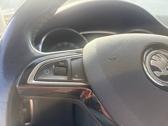 Skoda Superb 9 of 16