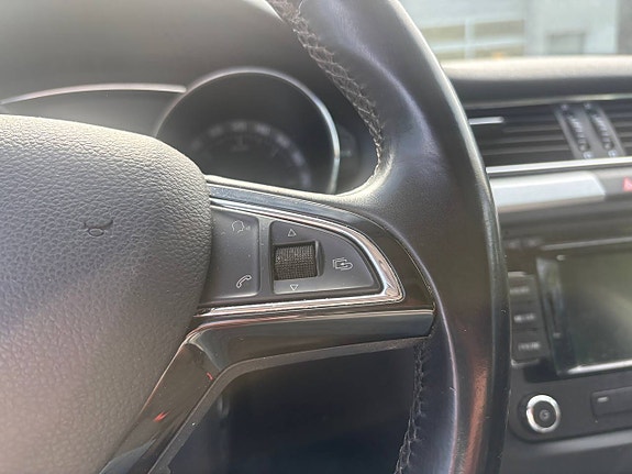 Skoda Superb 10 of 16