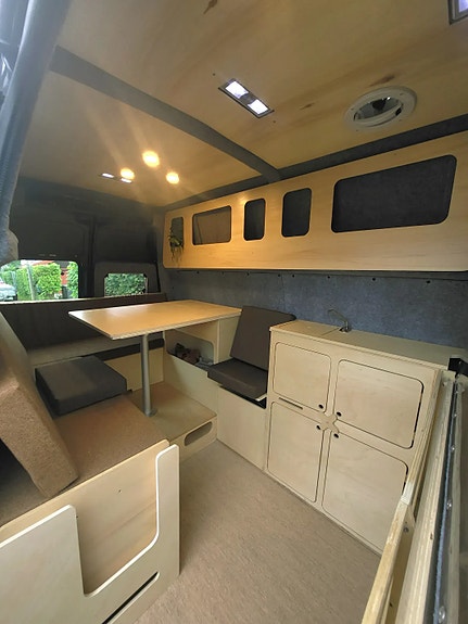 Volkswagen Transporter 6.1 3 of 5