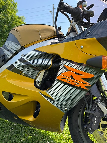 Suzuki GSX-R 750 13 of 17