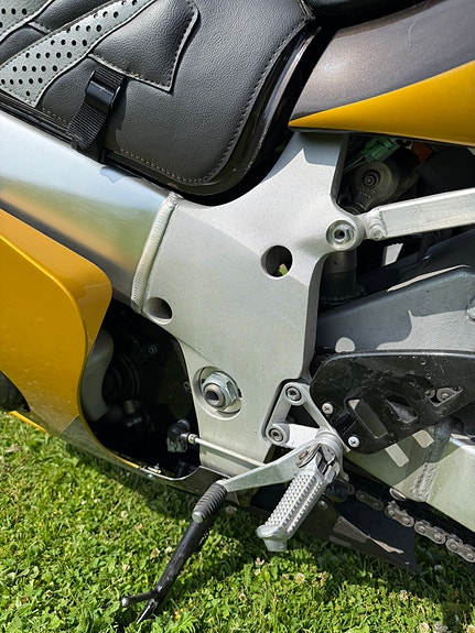 Suzuki GSX-R 750 14 of 17