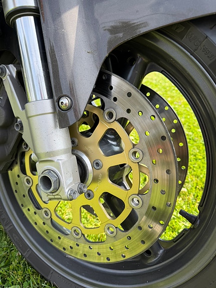 Suzuki GSX-R 750 15 of 17