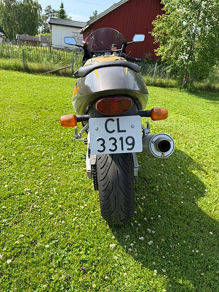 Suzuki GSX-R 750 5 of 17