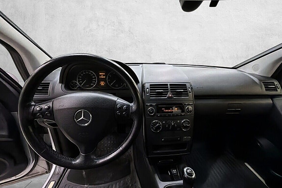 Mercedes-Benz A150 13 of 20
