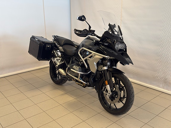BMW R 1250 GS 2 of 7
