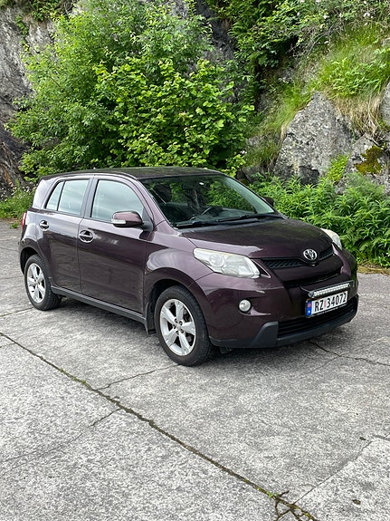 Toyota Urban Cruiser 3 of 5