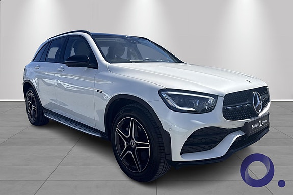 Mercedes-Benz GLC300 e 8 of 30