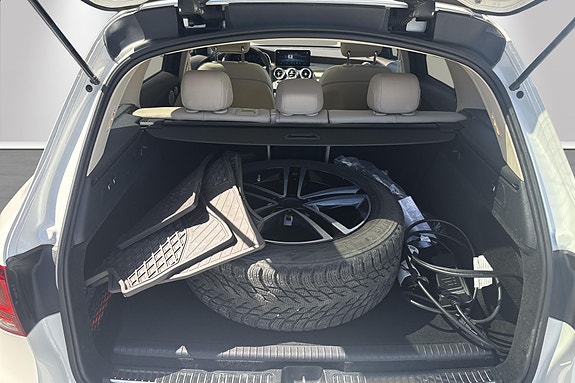 Mercedes-Benz GLC300 e 5 of 30
