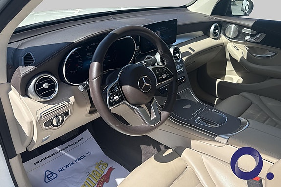 Mercedes-Benz GLC300 e 13 of 30