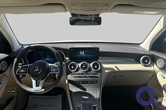 Mercedes-Benz GLC300 e 14 of 30