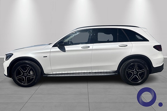 Mercedes-Benz GLC300 e 2 of 30