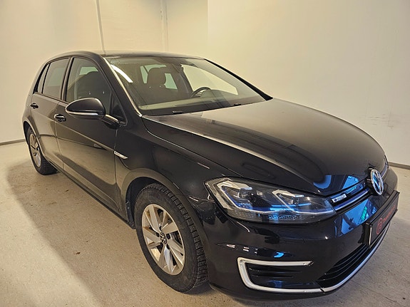 Volkswagen Golf 4 of 5