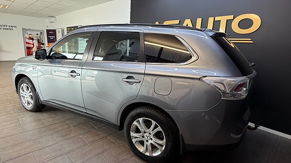 Mitsubishi Outlander 8 of 30